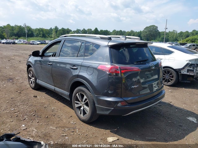 Toyota Rav4 Xle 2017 JTMRFREV8HD216584 Image 3