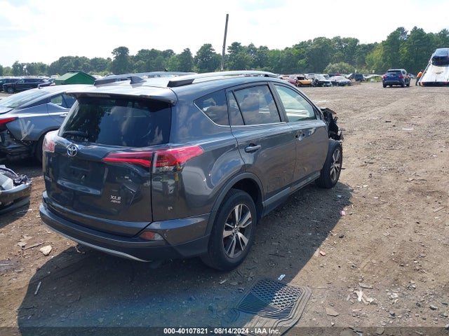 Toyota Rav4 Xle 2017 JTMRFREV8HD216584 Image 4