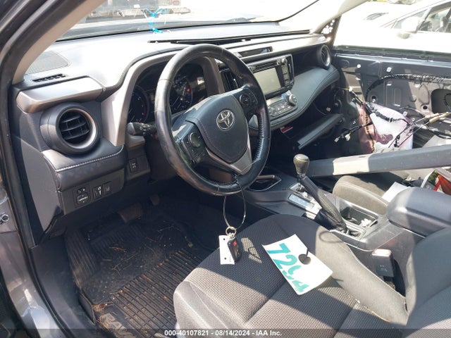 Toyota Rav4 Xle 2017 JTMRFREV8HD216584 Image 5