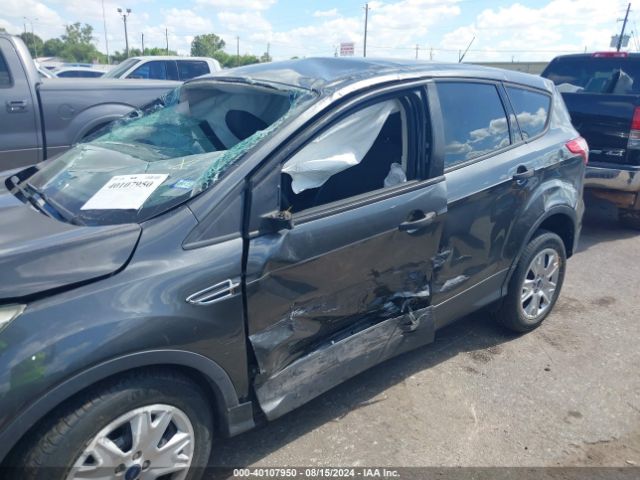 1FMCU0F79GUA04231 Ford ESCAPE S