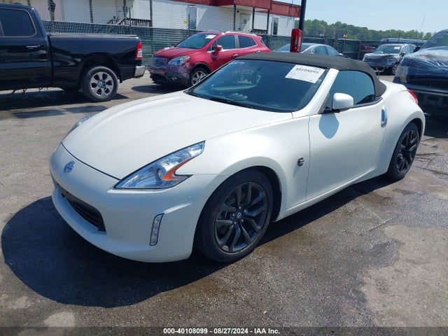 Nissan 370Z 2017 JN1AZ4FH5HM940462 Image 2