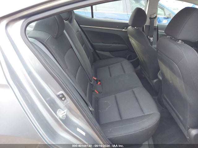 Hyundai ELANTRA SE 2018 KMHD74LF6JU452836 Image 8