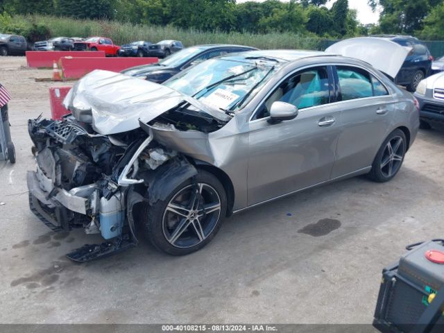WDD3G4EB9KW001468 Mercedes-Benz A 220