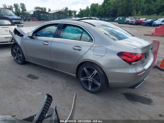 WDD3G4EB9KW001468 Mercedes-Benz A 220
