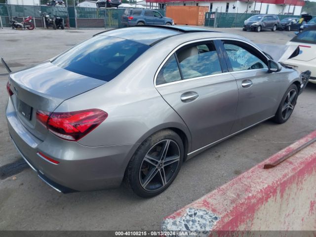 WDD3G4EB9KW001468 Mercedes-Benz A 220