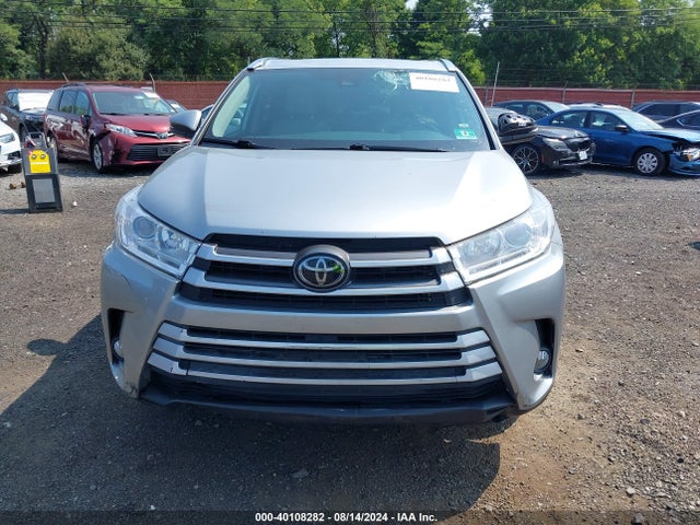 Toyota Highlander Xle 2018 5TDJZRFH5JS821752 Image 12