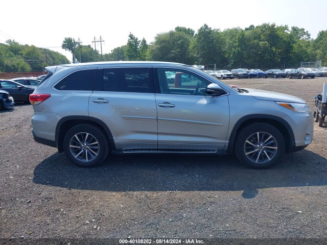 Toyota Highlander Xle 2018 5TDJZRFH5JS821752 Image 13