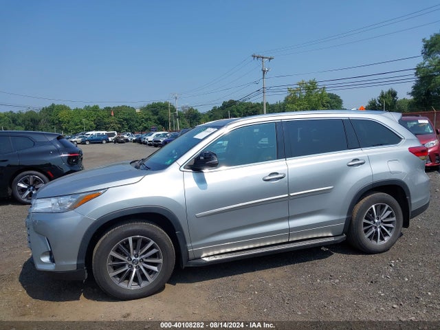 Toyota Highlander Xle 2018 5TDJZRFH5JS821752 Image 14
