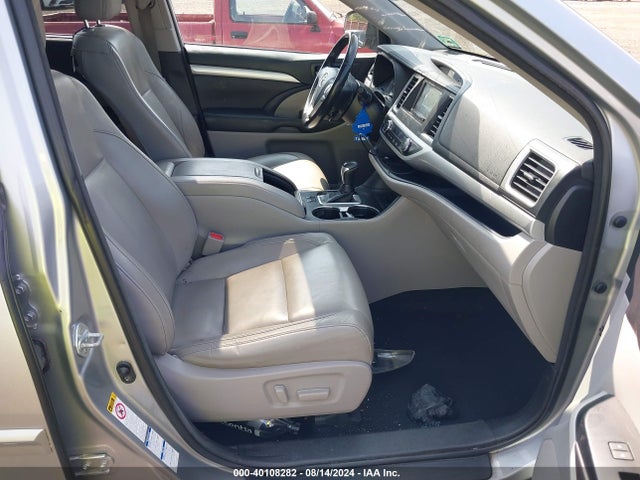 Toyota Highlander Xle 2018 5TDJZRFH5JS821752 Image 5