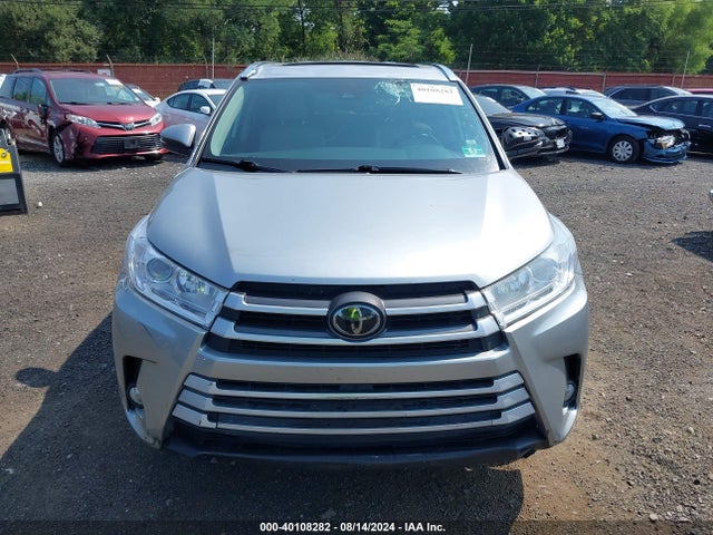 Toyota Highlander Xle 2018 5TDJZRFH5JS821752 Image 6