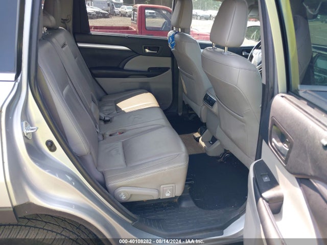 Toyota Highlander Xle 2018 5TDJZRFH5JS821752 Image 8