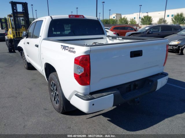 5TFEY5F1XHX216811 Toyota Tundra Sr5 5.7l V8