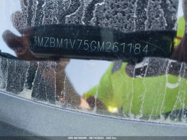 3MZBM1V75GM261184 Mazda Mazda3 I Touring