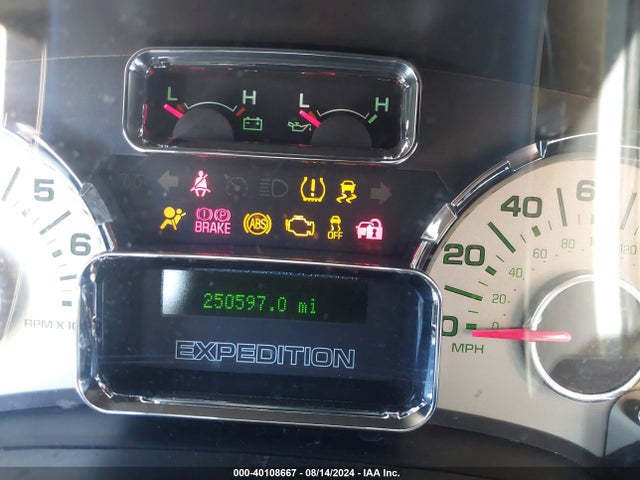 Ford Expedition Limited 2014 1FMJU2A52EEF52071 Image 7