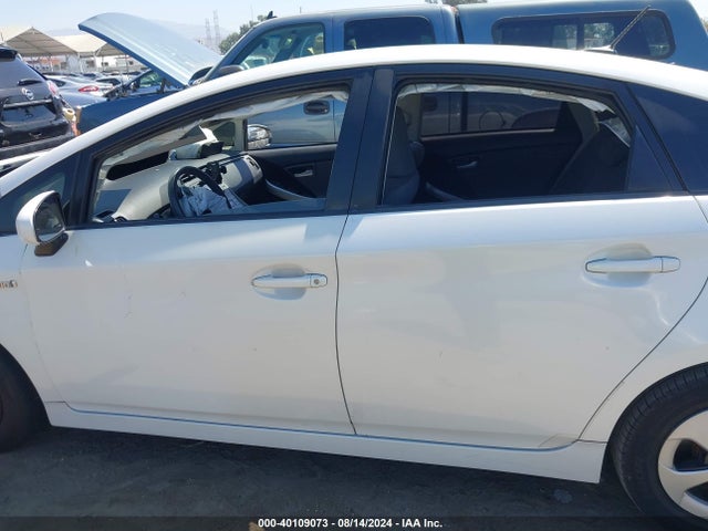 Toyota Prius 2014 JTDKN3DU8E0384268 Image 27