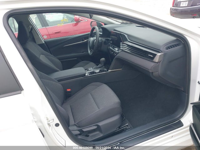 Toyota CAMRY LE 2025 4T1DAACK4SU500770 Image 5