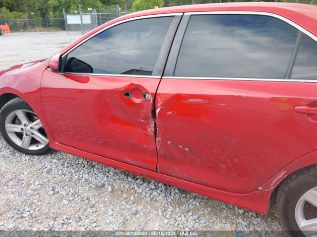 4T1BF1FK1EU751898 Toyota CAMRY SE