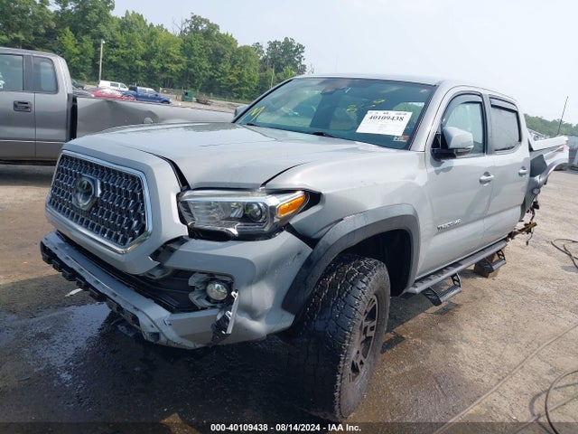 5TFCZ5AN5JX135560 Toyota Tacoma Trd Off Road