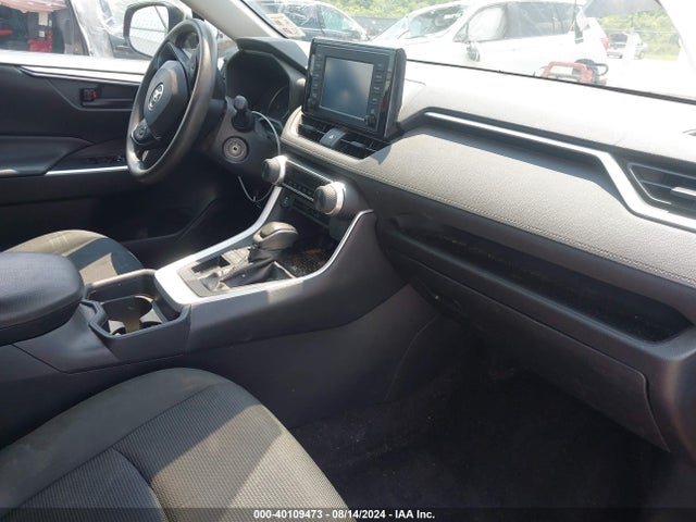 Toyota RAV4 LE 2019 2T3H1RFV2KW047052 Image 5