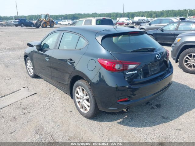 2018 MAZDA MAZDA3 3MZBN1K70JM268830 Photo 2