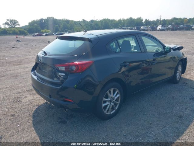 2018 MAZDA MAZDA3 3MZBN1K70JM268830 Photo 3