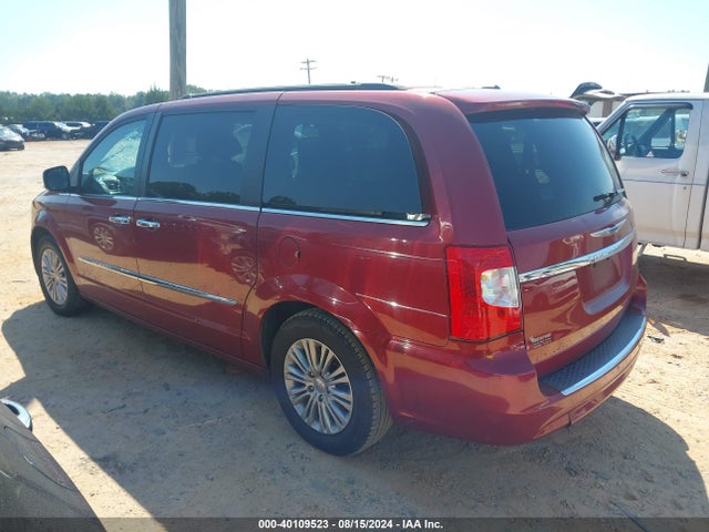 2C4RC1CG8GR190630 Chrysler Town & Country Touring-l Anniversary Edition
