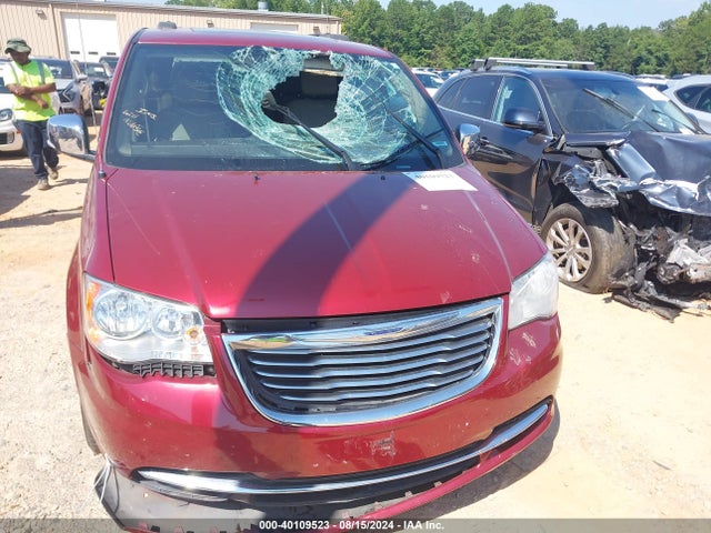 2C4RC1CG8GR190630 Chrysler Town & Country Touring-l Anniversary Edition