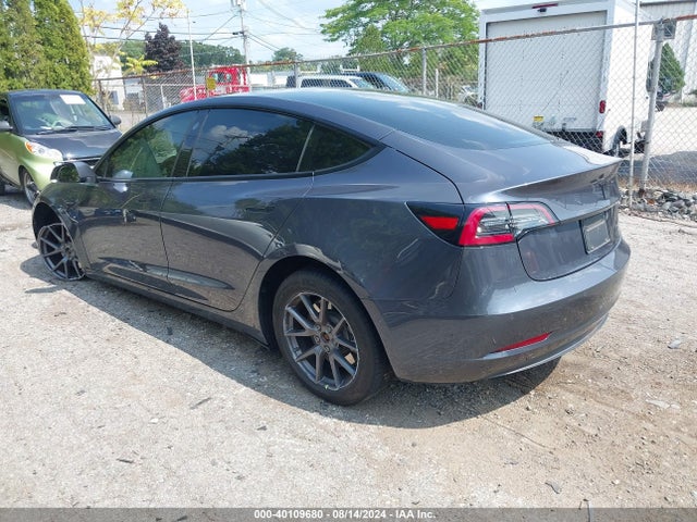 2021 TESLA MODEL 3 5YJ3E1EB7MF999089 Photo 2