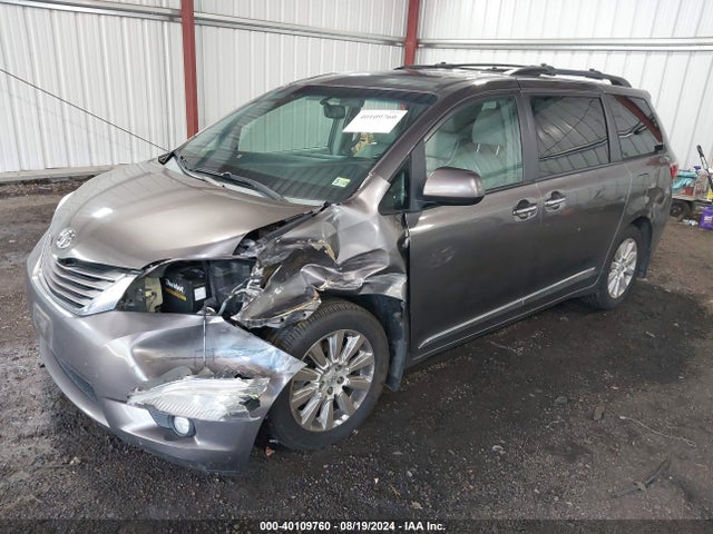 Toyota Sienna Xle 7 Passenger 2015 5TDDK3DC9FS106664 Image 2
