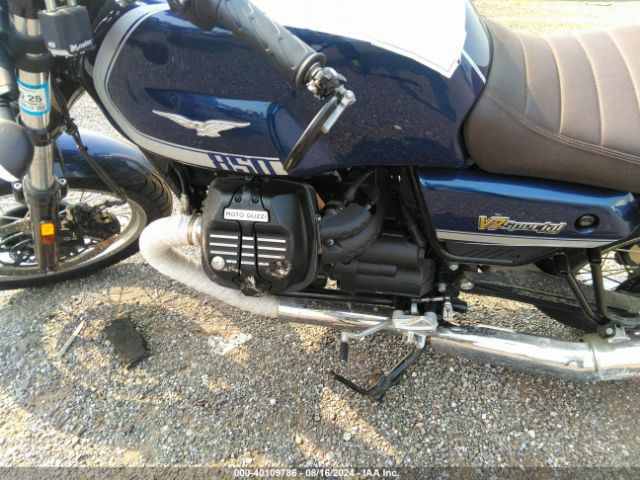 2021 MOTO GUZZI V7 ZGUKZUB07MM000172 Photo 8