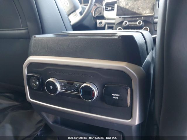 1FMJU1HTXNEA61665 Ford Expedition Xlt