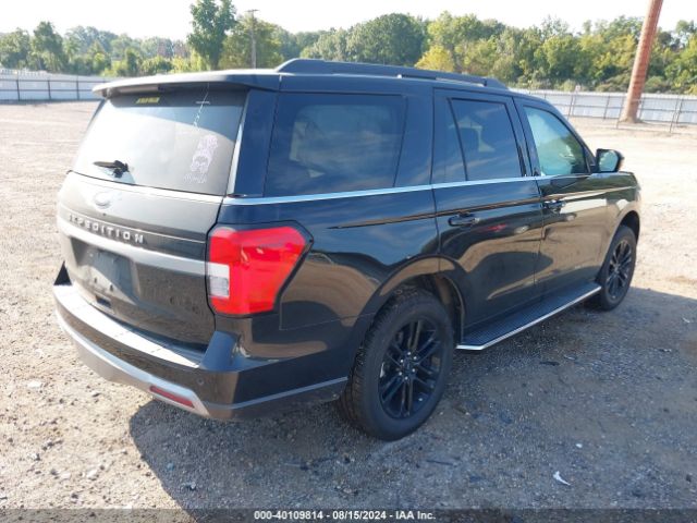 1FMJU1HTXNEA61665 Ford Expedition Xlt