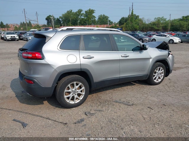 1C4PJMCS4HW601145 Jeep Cherokee Latitude 4x4