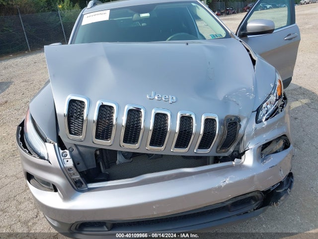 1C4PJMCS4HW601145 Jeep Cherokee Latitude 4x4