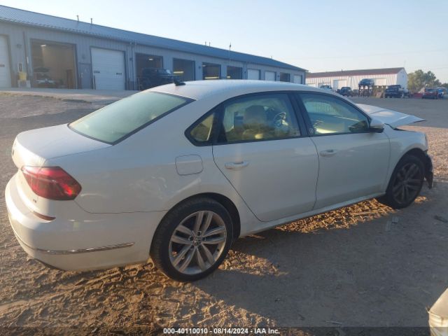 1VWLA7A35KC010016 Volkswagen Passat 2.0t Wolfsburg Edition
