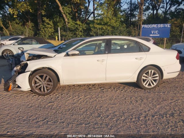 1VWLA7A35KC010016 Volkswagen Passat 2.0t Wolfsburg Edition