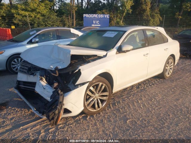 1VWLA7A35KC010016 Volkswagen Passat 2.0t Wolfsburg Edition