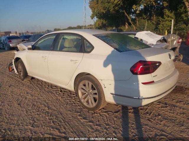 1VWLA7A35KC010016 Volkswagen Passat 2.0t Wolfsburg Edition