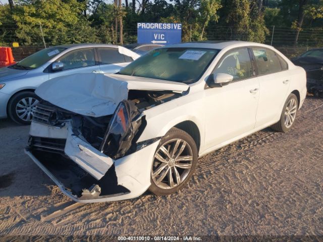 1VWLA7A35KC010016 Volkswagen Passat 2.0t Wolfsburg Edition