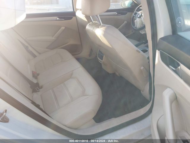 1VWLA7A35KC010016 Volkswagen Passat 2.0t Wolfsburg Edition