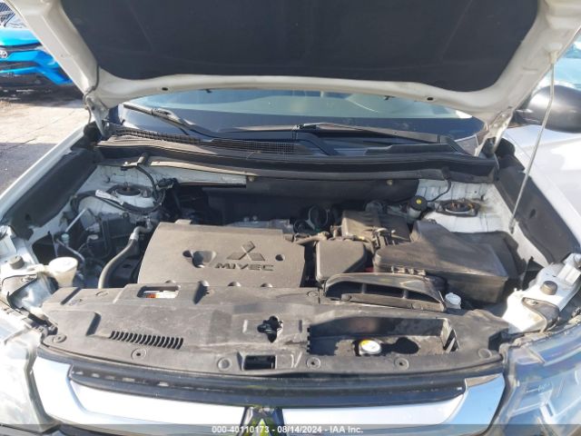 JA4AD2A39GZ017702 Mitsubishi Outlander Es