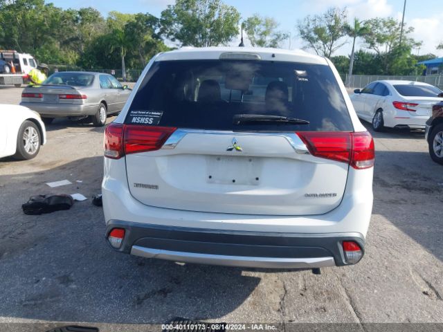 JA4AD2A39GZ017702 Mitsubishi Outlander Es