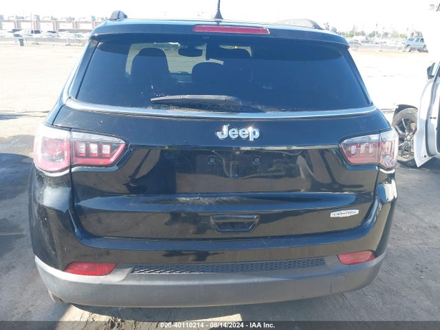 3C4NJCBB0KT855631 Jeep Compass Latitude Fwd