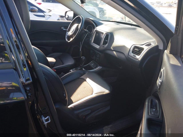 3C4NJCBB0KT855631 Jeep Compass Latitude Fwd