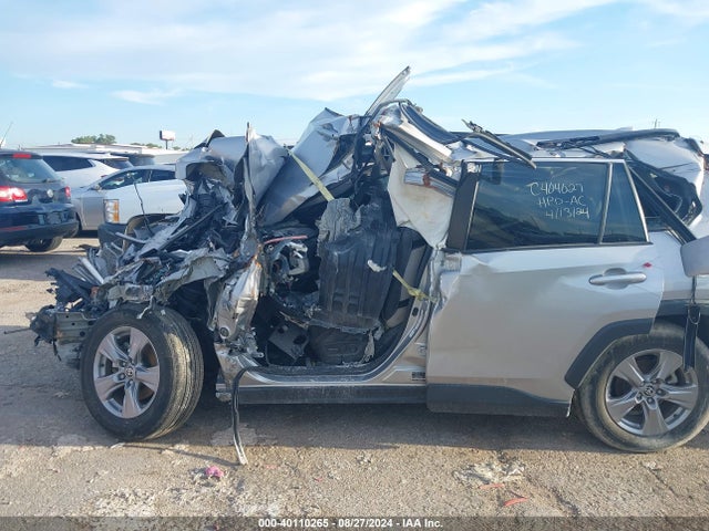 Toyota Rav4 Xle 2022 2T3W1RFV0NW193218 Image 13