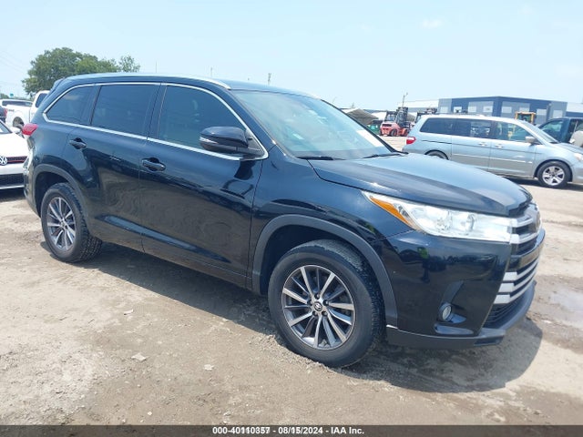 Toyota Highlander Xle 2018 5TDKZRFH8JS283990 zdjęcie główne