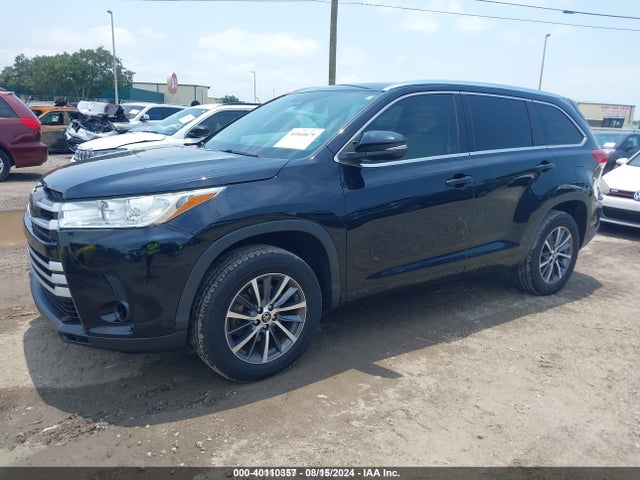 Toyota Highlander Xle 2018 5TDKZRFH8JS283990 Image 2