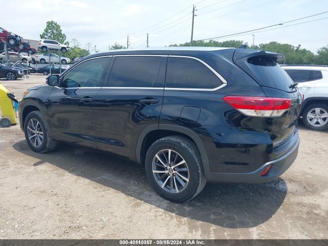 Toyota Highlander Xle 2018 5TDKZRFH8JS283990 Image 3