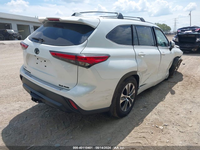 Toyota Highlander Xle 2022 5TDGZRBH9NS597133 Image 4