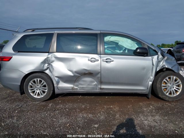 5TDYZ3DC4HS840967 Toyota Sienna Xle 8 Passenger